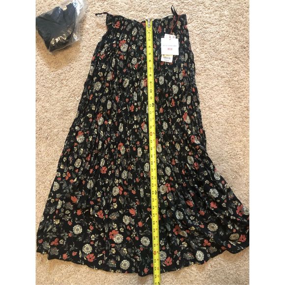 Uniqlo x Ines De La Fressange NWT Pleated Twist Skirt, Size Medium, MSRP $990 - Picture 10 of 11